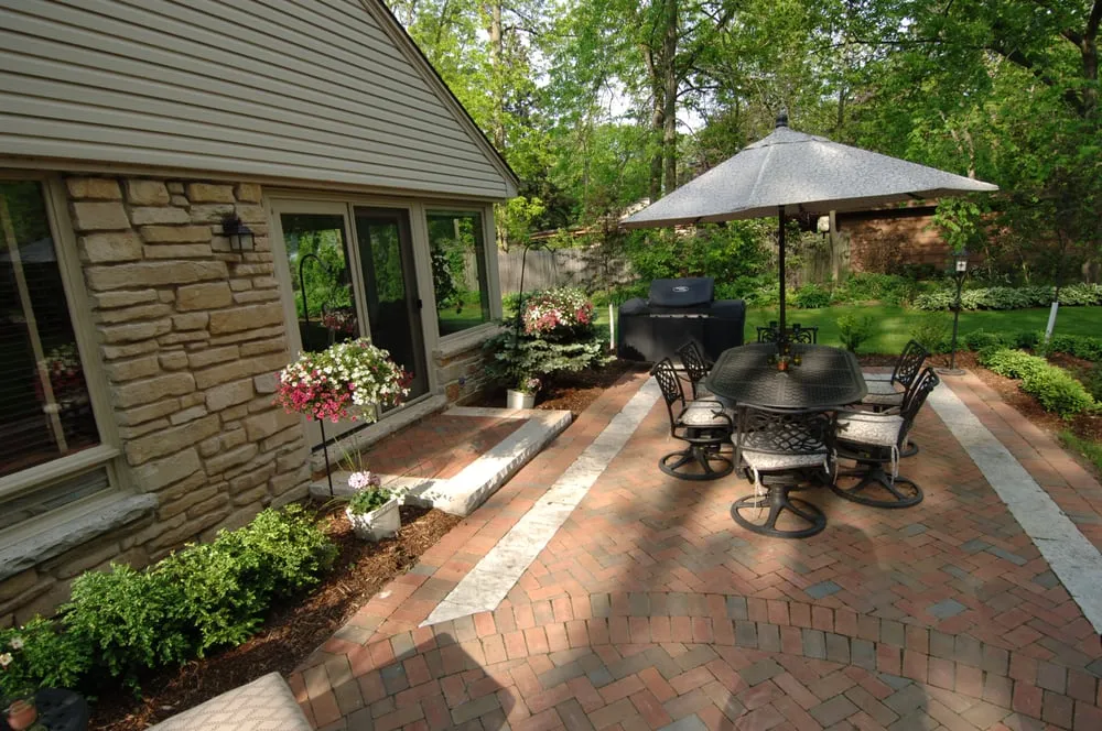 Affordable yard maintenance in Brookfield, WI by Mariposa Design & Construction