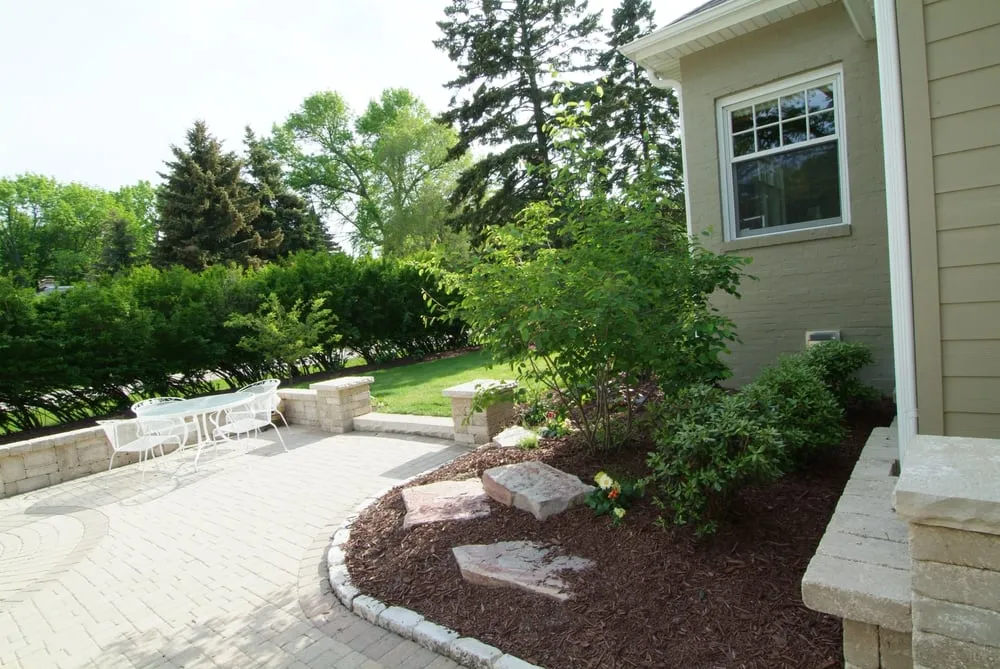 Top-rated lawn care service experts serving Brookfield, WI - Mariposa Design & Construction