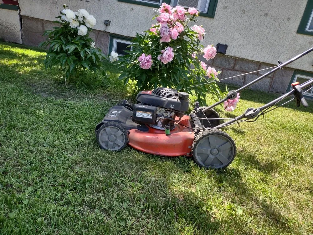 Reliable lawn care service experts serving Hibbing, MN - Mark Lawn Care
