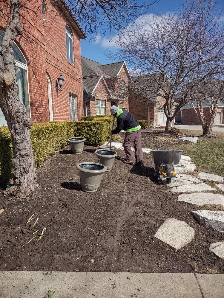 Expert garden landscaping in Normal, IL - Markeis Andrews Superior Services