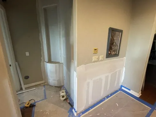 Markitos Lawn & Drywall Logo