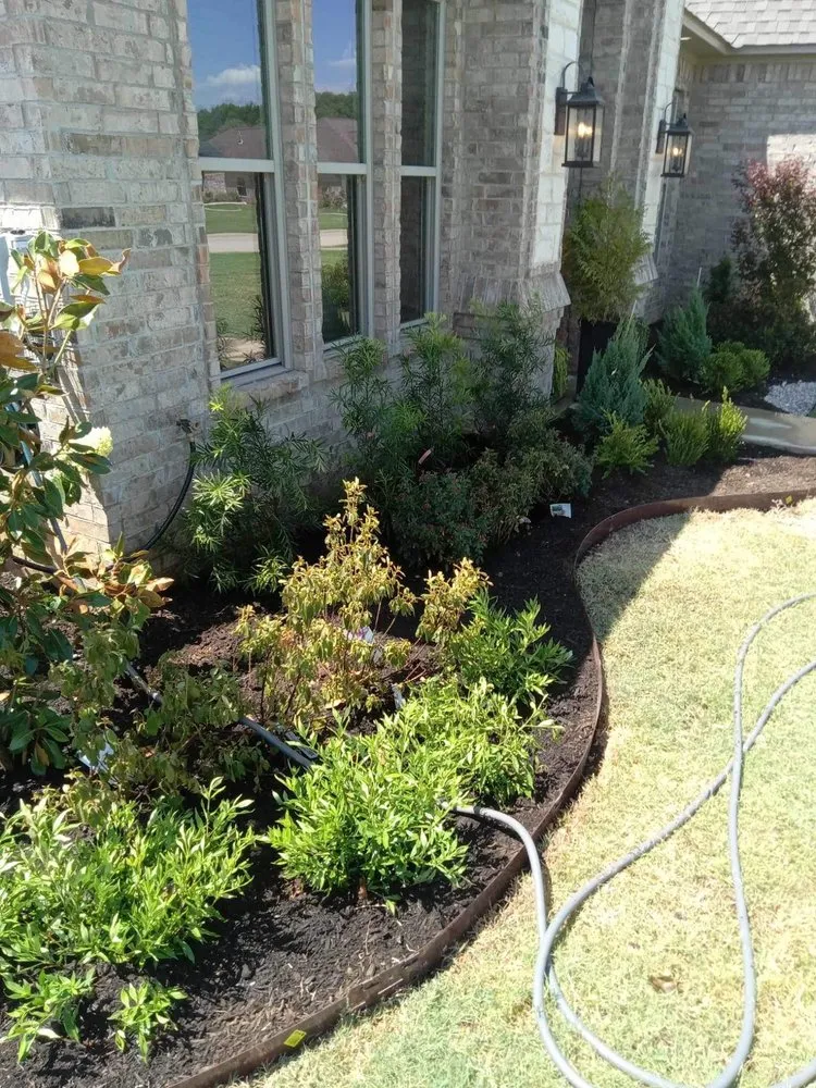 Custom lawn mowing service experts serving Texarkana, TX - Mark’s Lawn And Landscaping