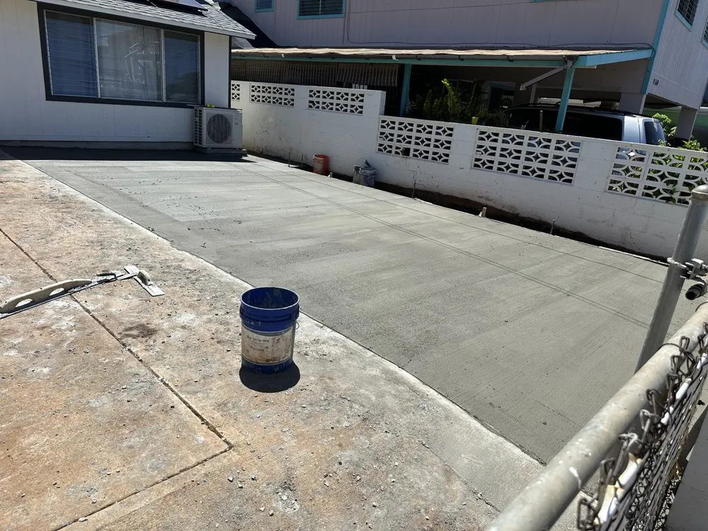 Affordable lawn care service with custom design in Waipahu, HI by Mark's Zone