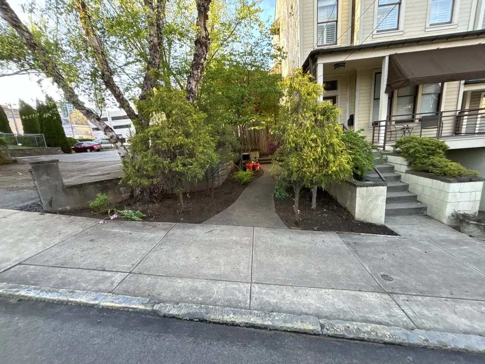 Professional landscape design experts serving Pittsburgh, PA - Marmo Lawn Care