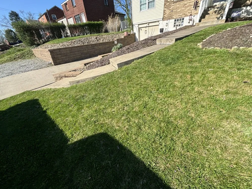 Professional lawn care service experts serving Pittsburgh, PA - Marmo Lawn Care