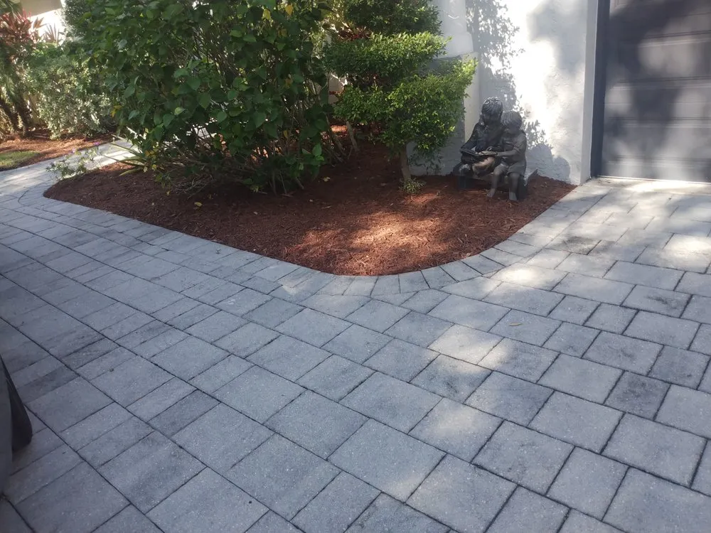Top-rated yard maintenance for homes across Lake Worth, FL - marroquin