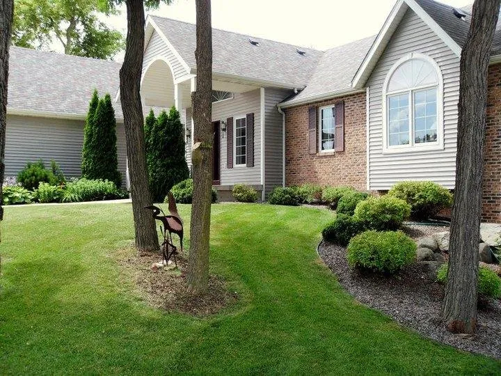 Custom yard cleanup service in Sun Prairie, WI - Mars Renovations