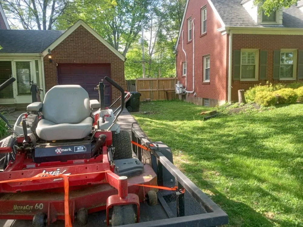 Reliable lawn mowing service in shepherdville, KY - Marshall Mowing
