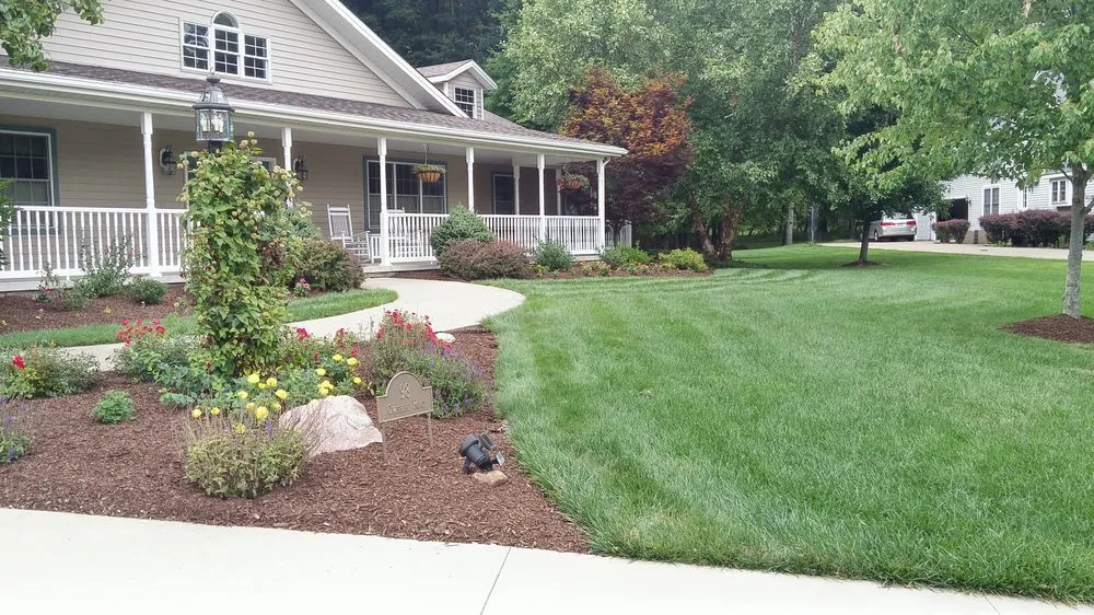Reliable residential landscaping experts serving Barberton, OH - Marsh's Mowing
