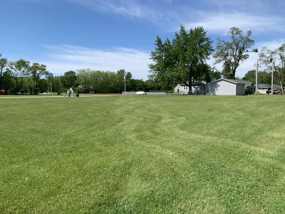 Affordable residential landscaping in Fulton, IL by Marten’s Mowing