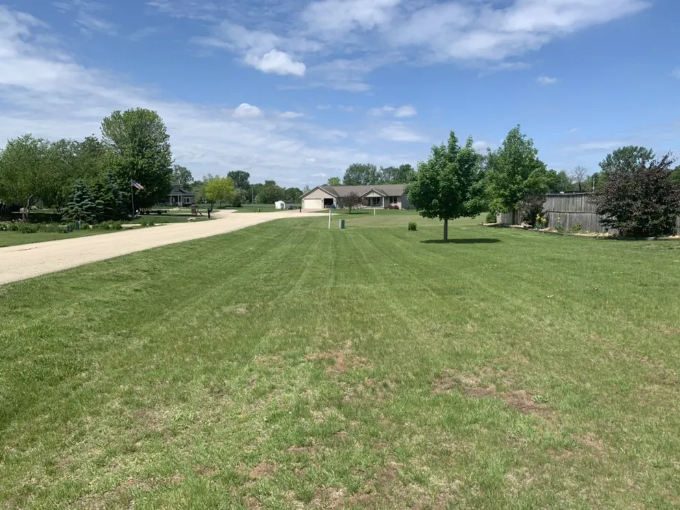 Affordable yard maintenance experts serving Fulton, IL - Marten’s Mowing