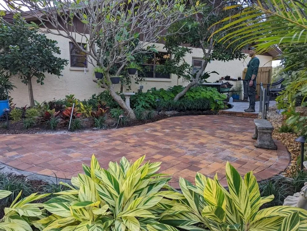 Top-rated lawn mowing service in Saint Petersburg, FL by Martin Arborcare