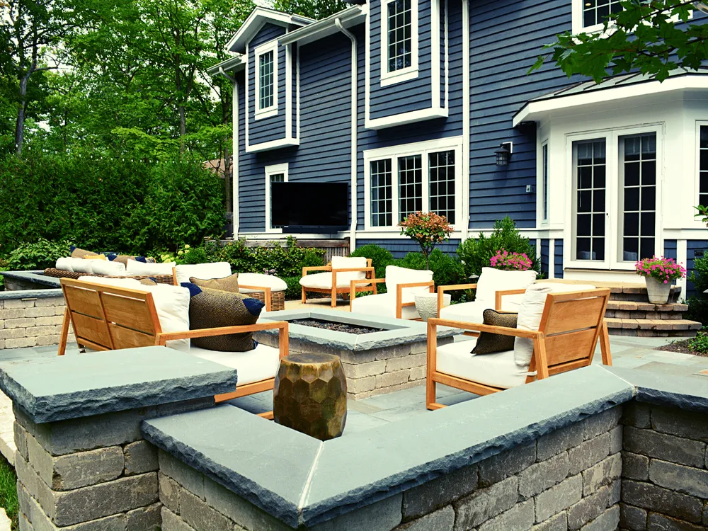 Top-rated outdoor landscaping for beautiful yards across Libertyville, IL - Martin John