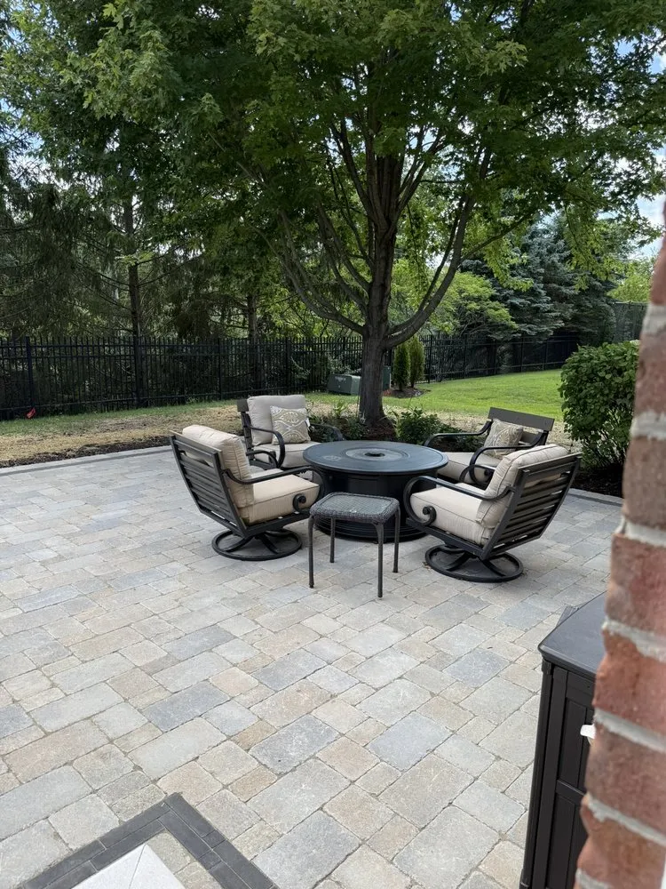 Expert garden landscaping experts serving Round Lake Beach, IL - Martin Landscape Inc