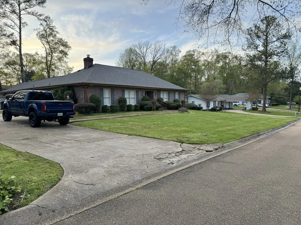 Top-rated lawn mowing service in Jackson, MS - Martin lawn and landscape