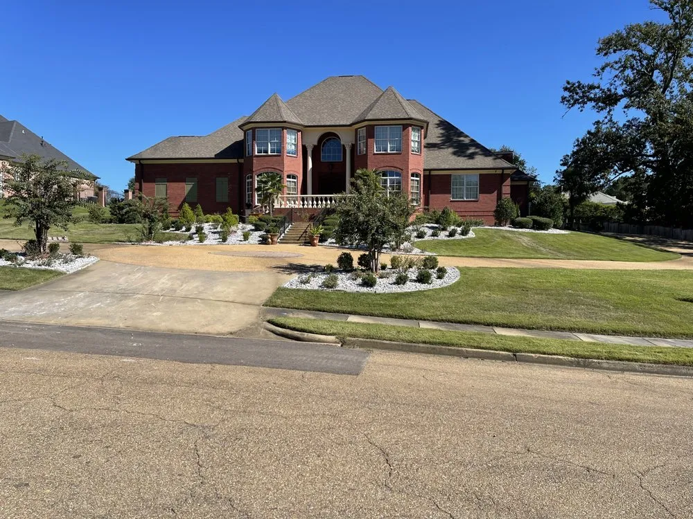 Reliable lawn care service experts serving Jackson, MS - Martin lawn and landscape