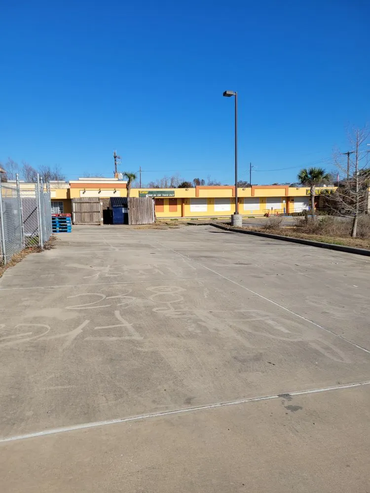 Custom yard maintenance for outdoor upgrades in Metairie, LA by Martin Transports Waste Recovery