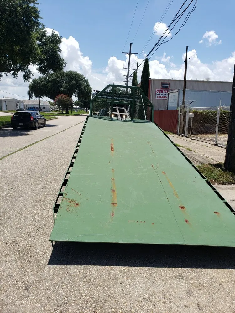 Expert lawn care service experts serving Metairie, LA - Martin Transports Waste Recovery