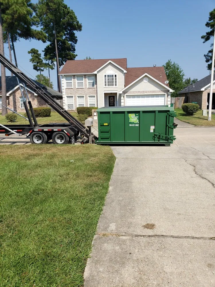 Professional lawn care service experts serving Metairie, LA - Martin Transports Waste Recovery