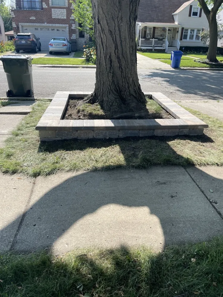 Trusted garden landscaping for homes in Chicago, IL by Martinez B. Landscaping