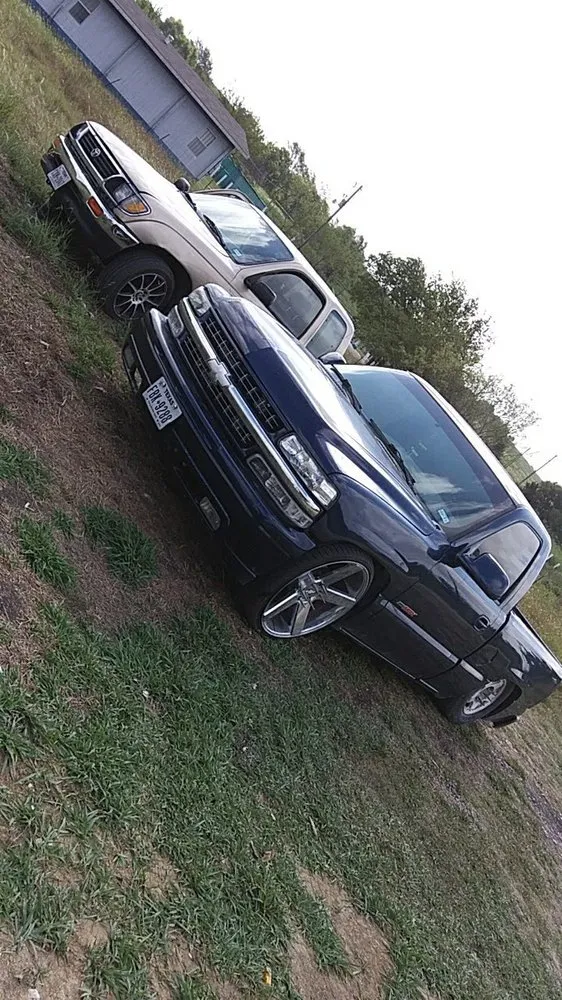 Professional yard cleanup service for year-round maintenance across Corsicana, TX - Martinez bros.