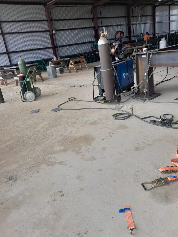 Local yard maintenance with custom design in Corsicana, TX by Martinez bros.