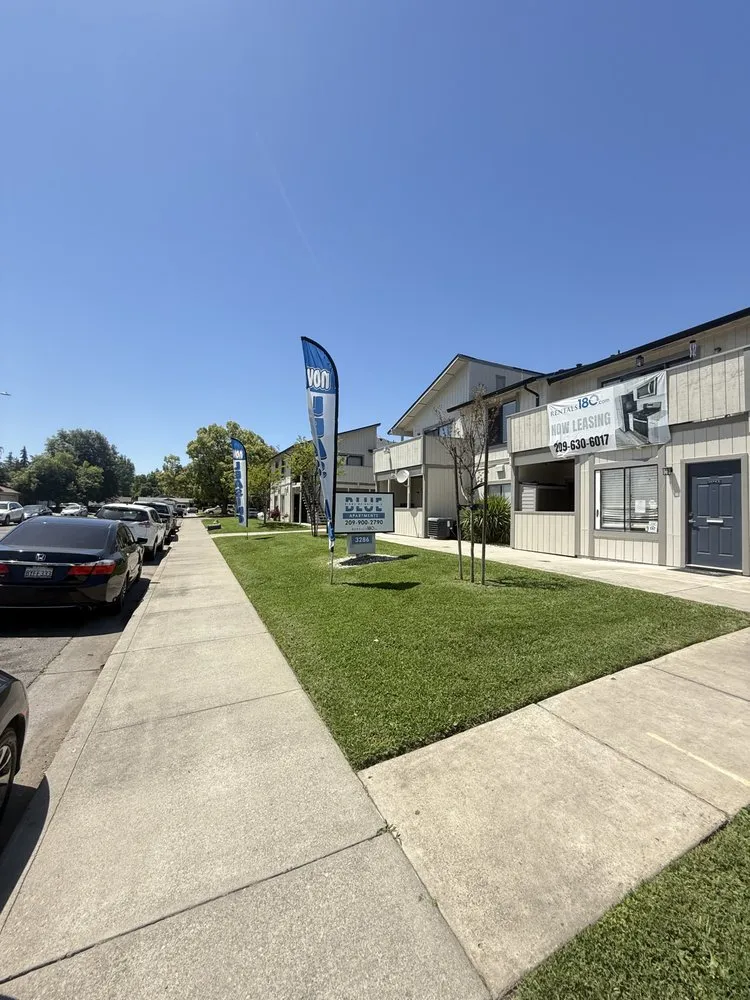 Affordable landscaping services experts serving Stockton, CA - Martinez Brothers