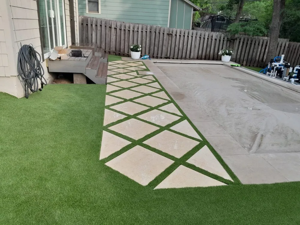 Expert lawn care service experts serving Austin, TX - Martinez Construction Service