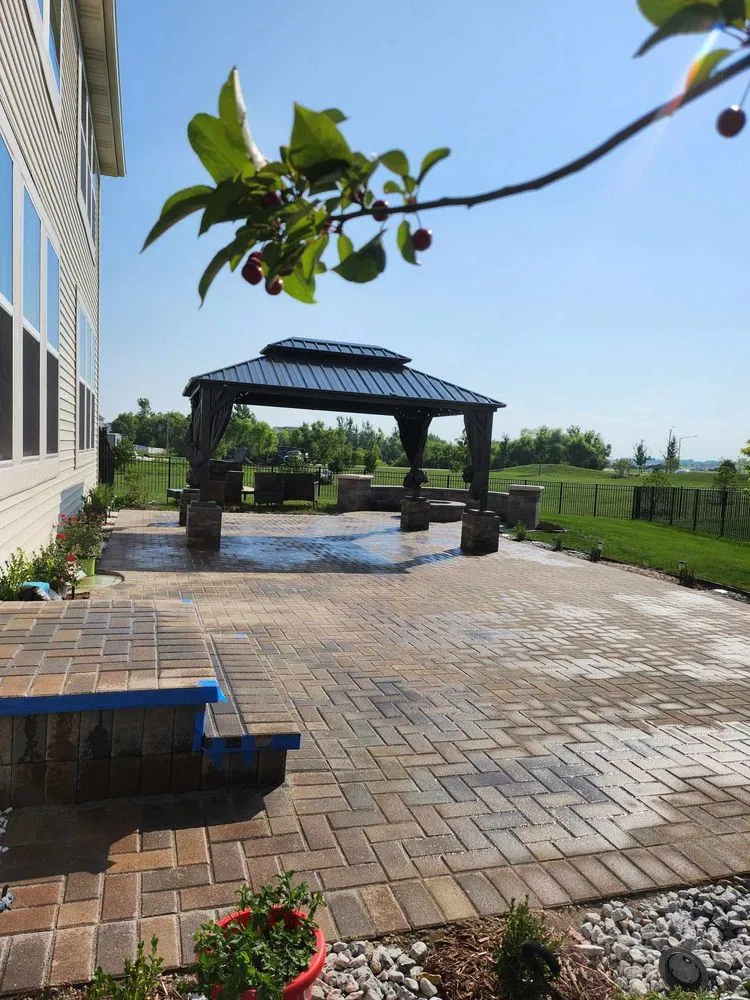 Trusted residential landscaping in Westmont, IL - Martinez Green Life Landscaping