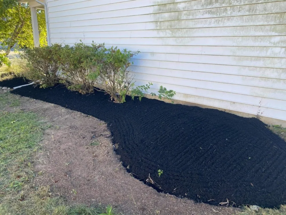 Professional garden landscaping experts serving Frankfort, IN - Martinez Land Art Services