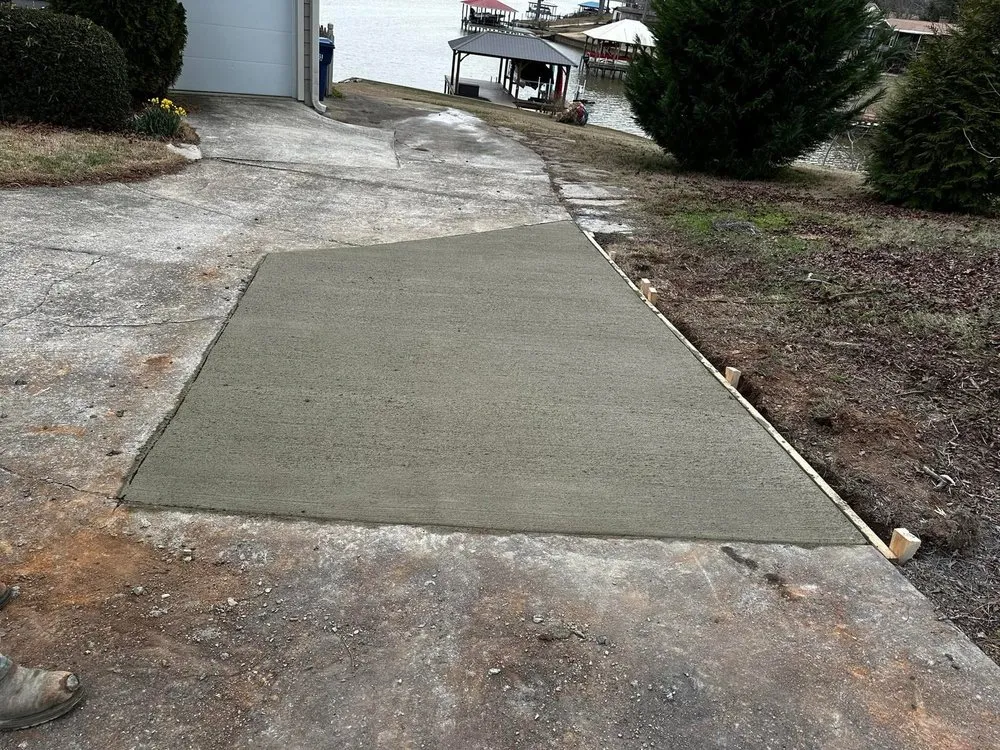 Custom yard cleanup service in Clanton, AL by Martinez Landcare & Maintenance