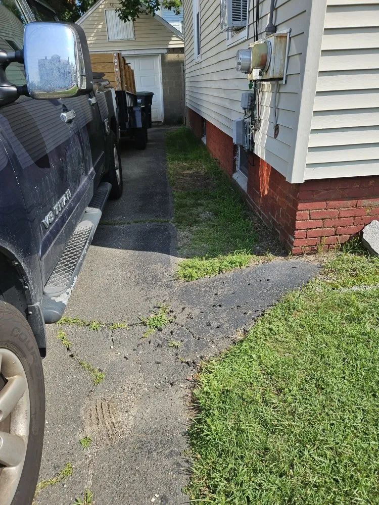 Reliable yard cleanup service in Easthampton, MA by Martinez Landscape