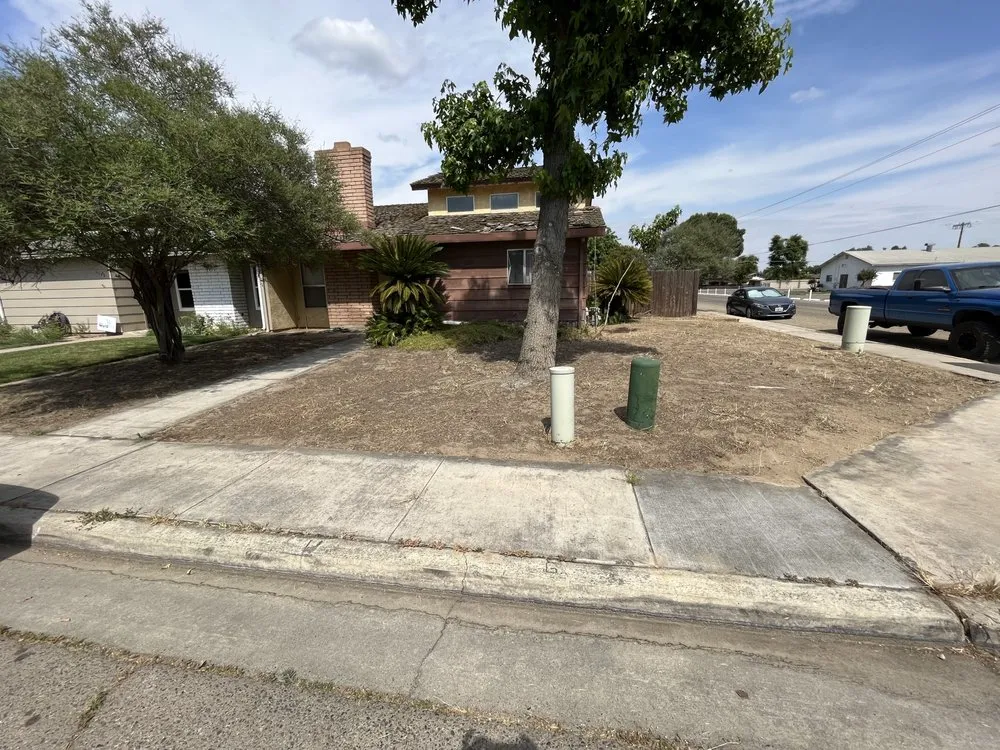 Expert lawn care service in Kerman, CA - Martinez landscape services