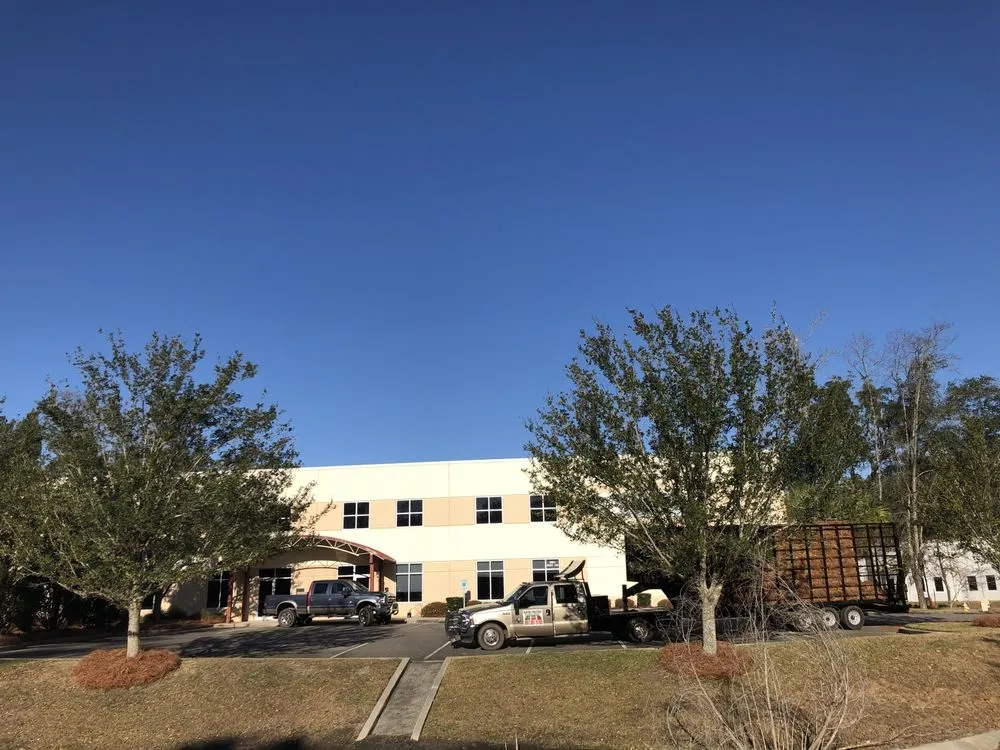 Top-rated garden landscaping in Summerville, SC - Martinez Landscaping and Pine Straw Service