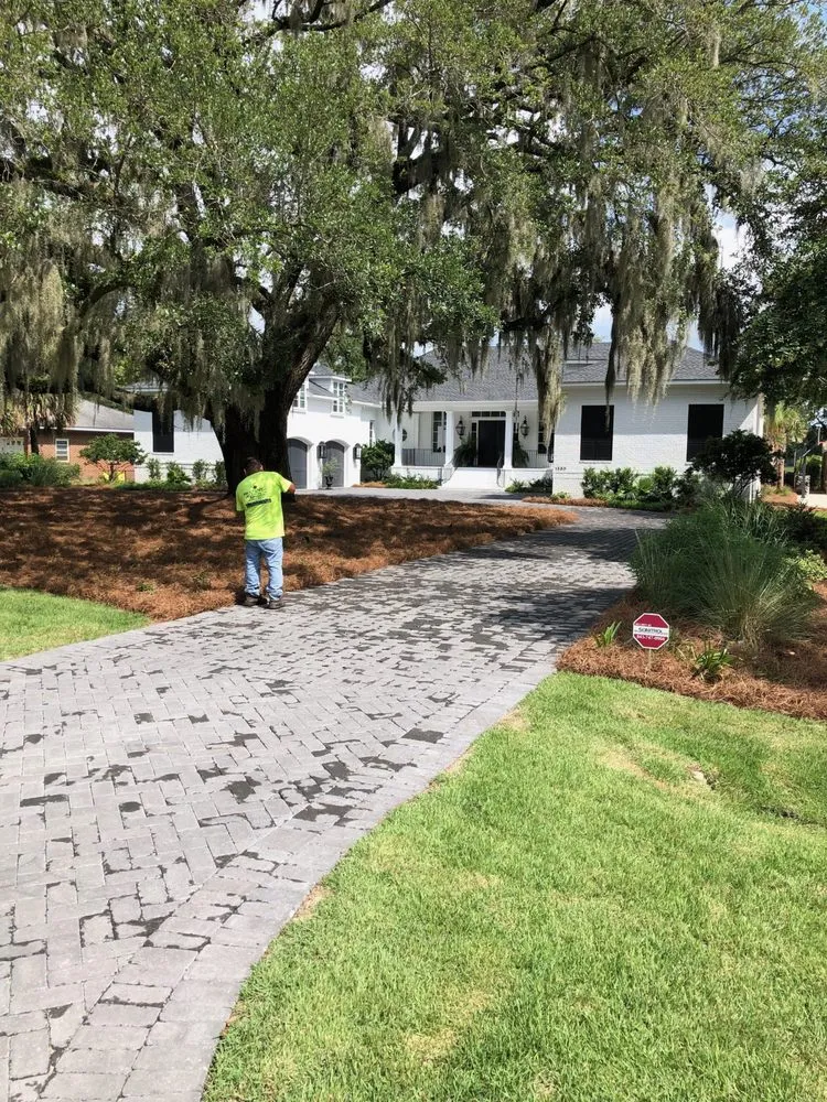 Trusted landscaping services experts serving Summerville, SC - Martinez Landscaping and Pine Straw Service