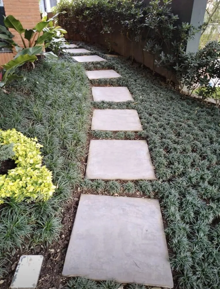 Custom lawn mowing service experts serving Lawndale, CA - Martinez Landscaping