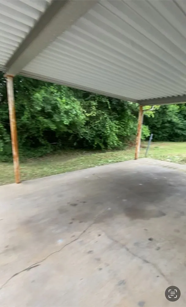 Affordable yard cleanup service for residential properties across Longview, TX - Martinez Landscaping