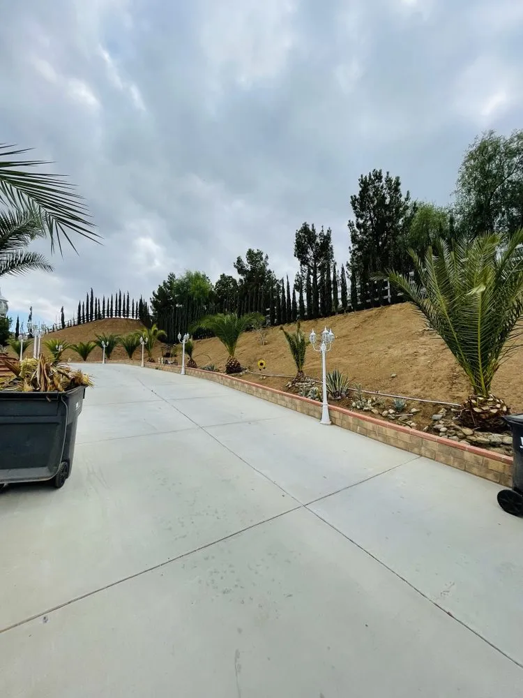 Reliable lawn mowing service in Palmdale, CA - Martinez landscaping