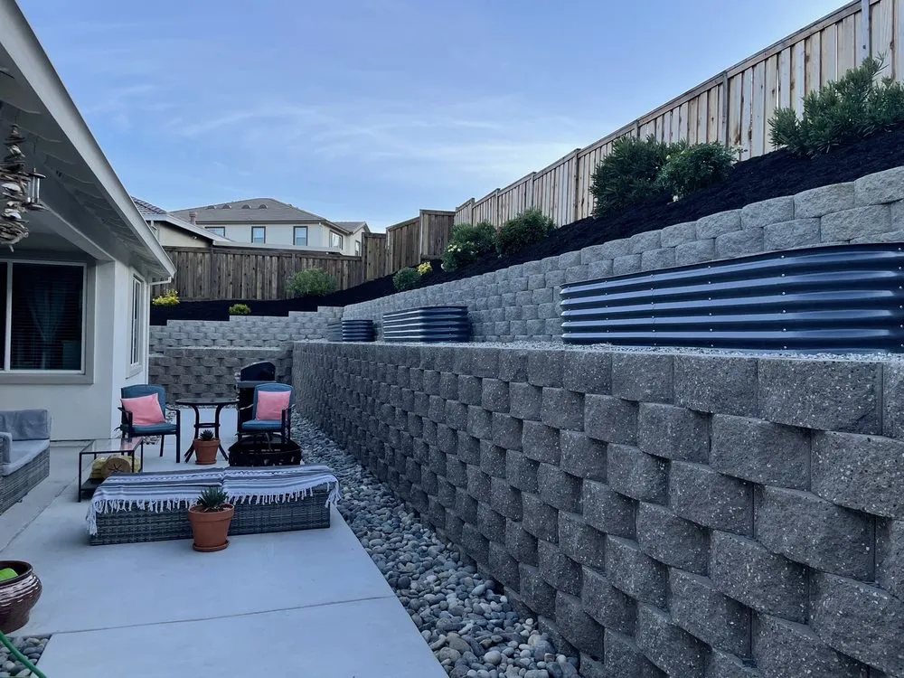 Expert yard cleanup service experts serving Pittsburg, CA - Martinez Landscaping