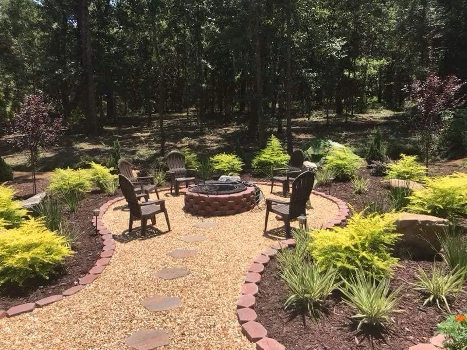 Affordable yard maintenance for beautiful yards across Albany, GA - Martinez Landscaping Services