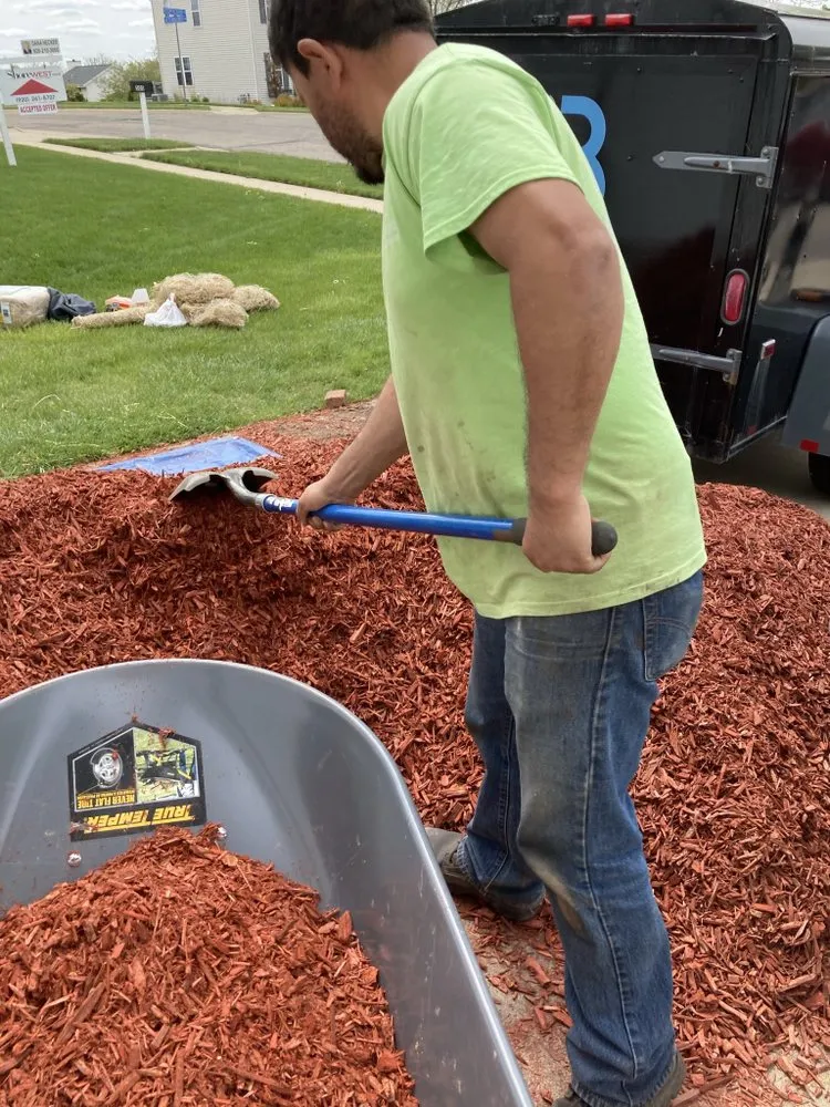 Affordable yard cleanup service experts serving Watertown, WI - Martinez Landscaping