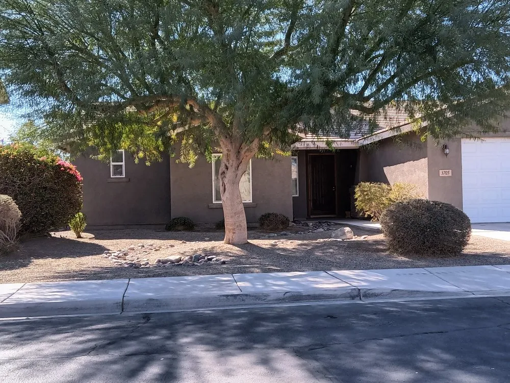 Trusted yard cleanup service for residential properties across Yuma, AZ - Martinez Landscaping