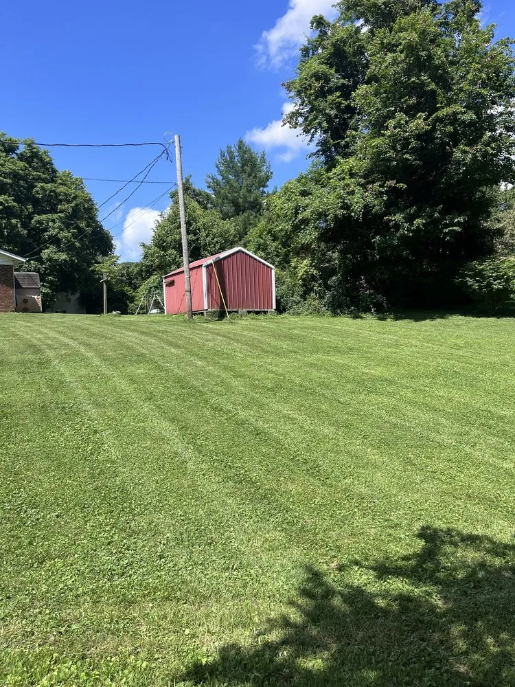 Trusted lawn mowing service experts serving Corydon, IN - Martinez Lawn Care