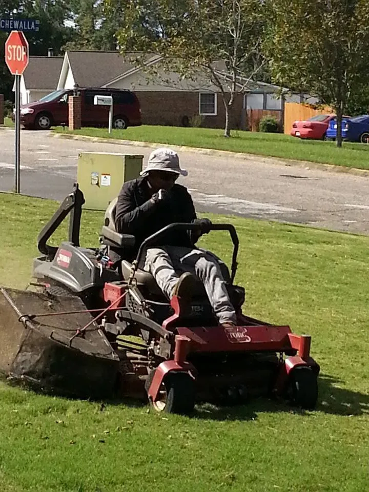 Reliable lawn care service in New Brockton, AL by Martinez Lawn Care