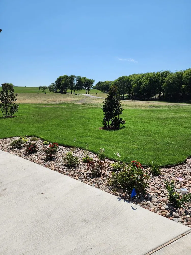 Affordable outdoor landscaping for homes in Edgewood, TX by Martinez Lawn Services