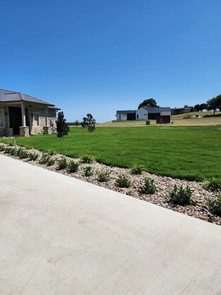 Reliable landscaping services in Edgewood, TX by Martinez Lawn Services