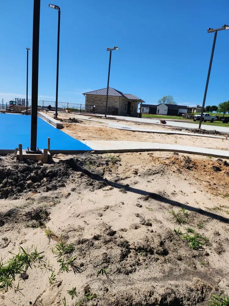 Reliable yard maintenance for year-round maintenance across Edgewood, TX - Martinez Lawn Services