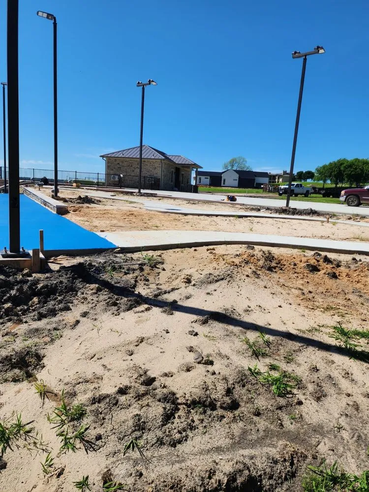 Expert lawn mowing service experts serving Edgewood, TX - Martinez Lawn Services