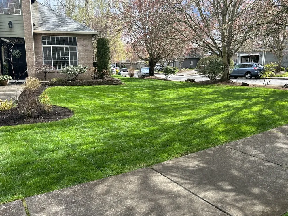 Top-rated garden landscaping for beautiful yards in Beaverton, OR by Martinez Yard Care