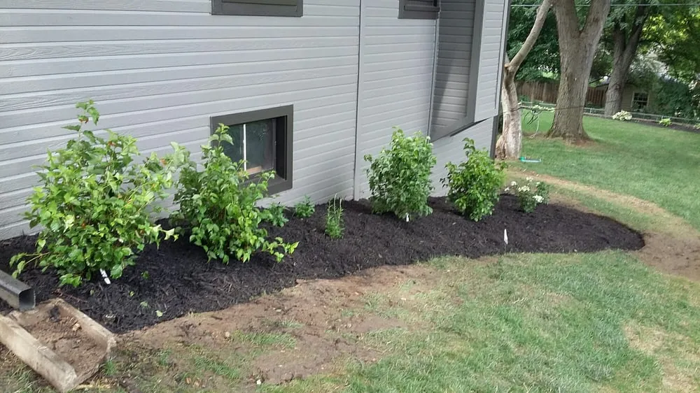 Custom yard maintenance in Ralston, NE - Martinez Yard Services